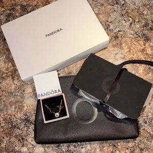 PANDORA 👑 Sparkling Round Halo
Pendant Collier Necklace 14K Gold-plated